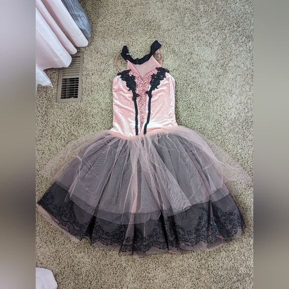 Favorite Crime Petal 13627 Weissman - Picture 2 of 4